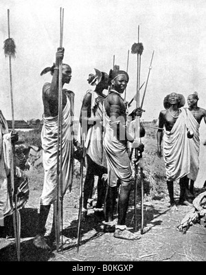 Les gens de l'Shilluk (Chollo), Soudan, Afrique, 1936.Artiste : Grands Whitbread R Banque D'Images