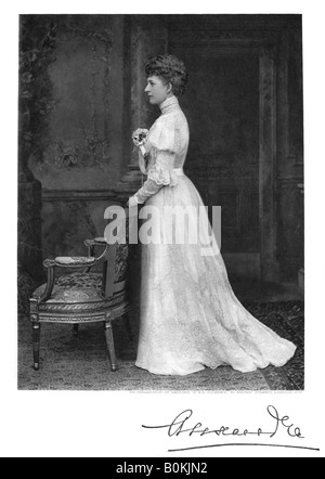 La Reine Alexandra (1844-1925), reine consort du roi Édouard VII, 1908.Artiste : Downey Banque D'Images