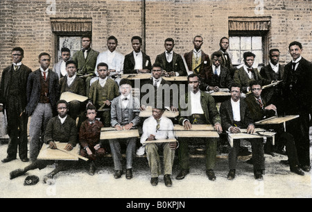 L'Institut Tuskegee en classe et de l'architecture dessin mécanique pour les Afro-Américains des années 1890. La main, d'une photographie de demi-teinte Banque D'Images