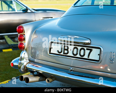 James Bond 007 Aston Martin DB5 et Vantage Banque D'Images