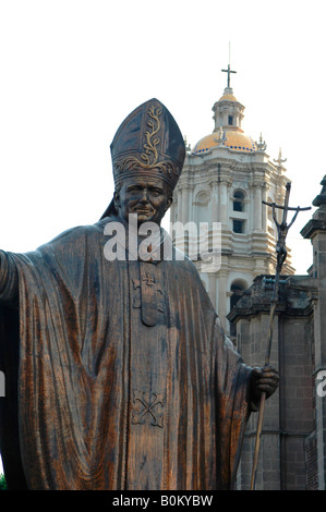 Jean Paul II La deuxième statue du pape dans la ville de Mexico La Basilique de la Guadalupe croyance Religion Église Banque D'Images