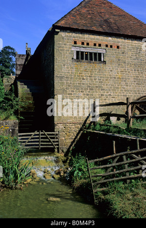 Moulin à farine Lurgashall, Weald et Downland Open Air Museum, Singleton, Chichester, Sussex, England, UK Banque D'Images