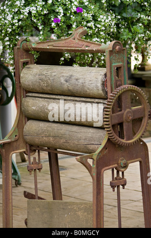 Mangle en bois à l'ancienne. Angleterre, Royaume-Uni Banque D'Images