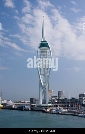 The Emirates Spinnaker Tower, Portsmouth Harbour, Hampshire, Angleterre, Royaume-Uni Banque D'Images