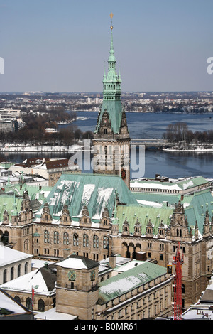 Hôtel de ville de Hambourg, en face de lacs et Binnenalster Alster Aussenalster dans le centre de Hambourg, Allemagne Banque D'Images