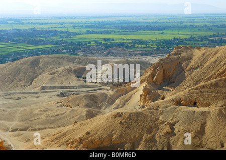 Vue de dessus du temple funéraire de ramsès à Médinet Habou, Egypte, Louxor, tombe thébaine, Der el-Bahri Banque D'Images