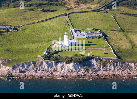 Vue aérienne. St Catherine's Point phare sur la côte sud de l'île de Wight. UK. Soleil du soir. Banque D'Images