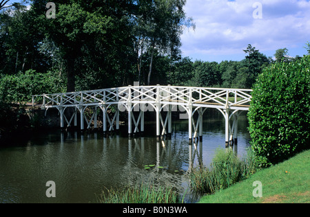 Painshill Park, pont chinois, Cobham, Surrey, England, UK Banque D'Images