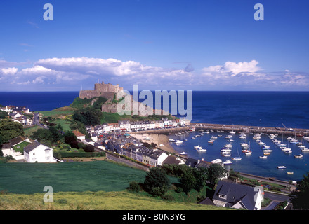 Jersey - voir plus de Gorey montrant le Mont Orgueil Castle Banque D'Images