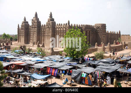 Marché en dehors de la Grande Mosquée de Djenné - Mali, Afrique Banque D'Images