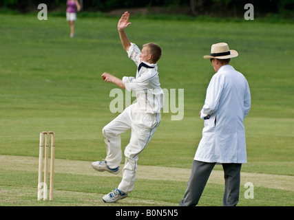 Action Cricket Bowler Bowling Banque D'Images