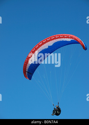 En venant de parapente d'atterrir à oludeniz mugla turquie Banque D'Images