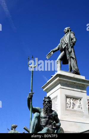 Par une sculpture commémorative Simonetti au capitaine Arthur Phillip premier gouverneur de la Nouvelle Galles du Sud Sydney NSW Australie Banque D'Images