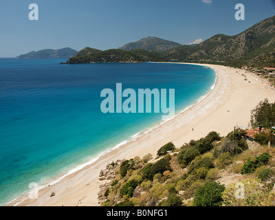 Plage incurvée à Olu Deniz, belcekiz mugla, Turquie Banque D'Images