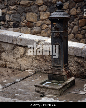 Robinet d'eau communal Cefalu Sicile Italie EU Banque D'Images