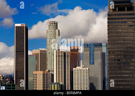 Vue du sud à la gratte-ciel du nord et les immeubles de bureaux du centre-ville de Los Angeles Banque D'Images