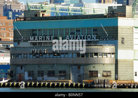 Pier sur l'Hudson, Manhattan, New York City Banque D'Images