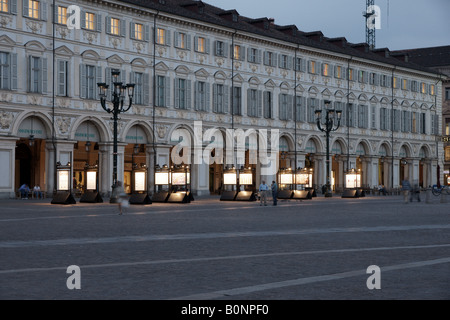 La place San Carlo à Turin au crépuscule. Banque D'Images