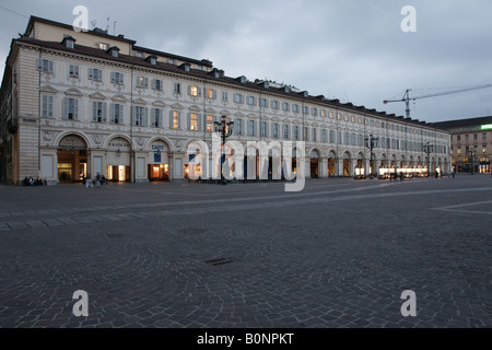 La place San Carlo à Turin au crépuscule. Banque D'Images