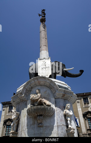 L'Liotru, l'éléphant statue symbole de la ville, Catane, Sicile, Italie Banque D'Images