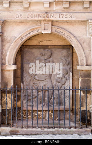 Samuel Johnson Memorial, à Uttoxeter du marché. Banque D'Images