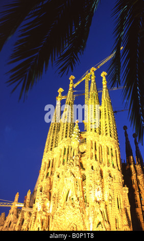Antoni Gaudi's Sagrada Familia à Barcelone Catalogne Espagne nuit Banque D'Images