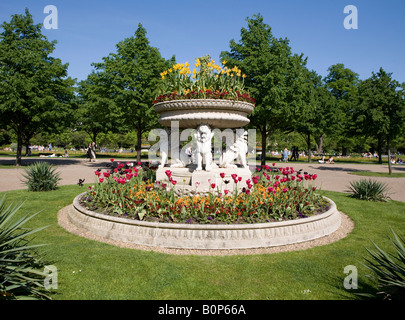 Les arrangements floraux dans Regents Park Londres Uk Europe Banque D'Images