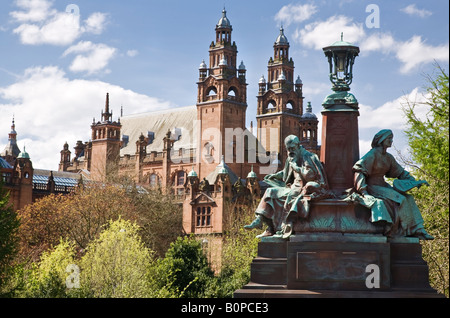 Kelvingrove Art Gallery and Museum de façon Kelvin Bridge, Glasgow, Ecosse. Banque D'Images