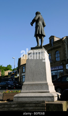 La statue de Joseph Priestley le découvreur de l'oxygène sur le marché de sa ville de naissance Birstall West Yorkshire Banque D'Images