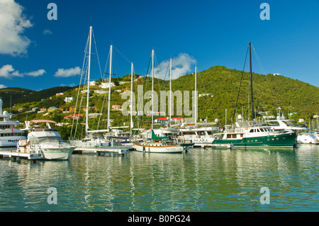 La marina à Road Town Tortola Iles Vierges britanniques. Banque D'Images