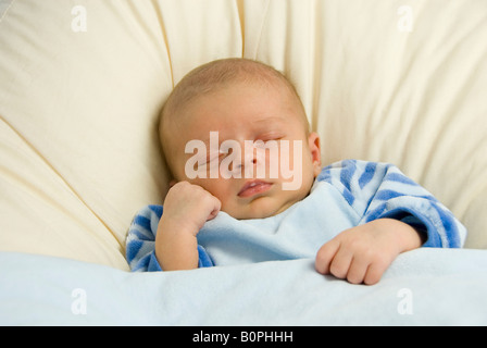 Sleeping Newborn Baby Boy Joshua Kailas âgés de 20 jours d'Hudson Banque D'Images