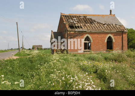 Abandoned Wesleyan Chapel est tombé en délabrement 'Holbeach St Marks' The Fens Lincolnshire UK 'The Wash' années 2008 2000 HOMER SYKES Banque D'Images