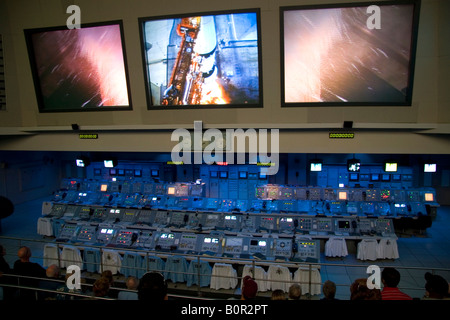 Salle de contrôle de la NASA pour la mission habitée Apollo 11 à la terre sur la lune à la John F Kennedy Space Center de Cape Canaveral en Floride Banque D'Images