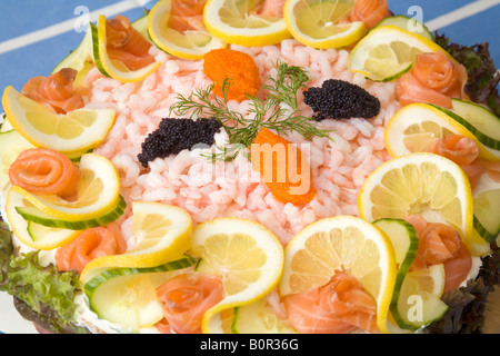 Smörgåstårta un sandwich (gâteau), un plat suédois populaires Banque D'Images