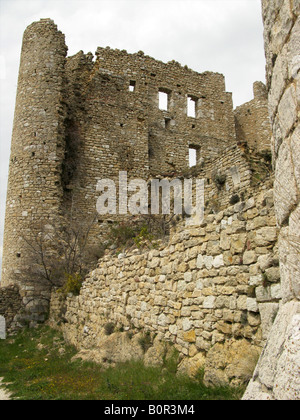 Les ruines du château de Sabran Ponteves, Bargeme, Var, France Banque D'Images