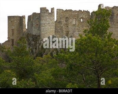 Les ruines du château de Sabran Ponteves, Bargeme, Var, France Banque D'Images