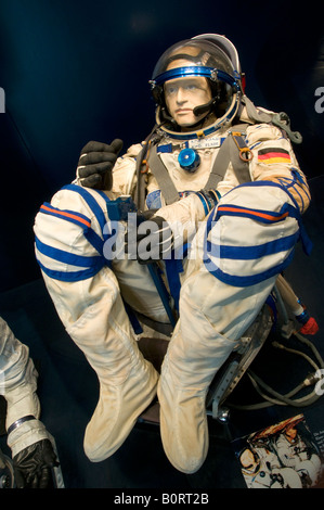 Une combinaison spatiale de l'astronaute allemand affiche au Deutsches Museum de la ville de Munich, capitale de la Bavière. Allemagne Banque D'Images