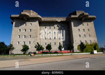 L'énorme bunker Flakturm IV à partir de la Seconde Guerre mondiale, pour 18.000 personnes et des murs de 3,5m dans le centre de Hambourg à l'Heiligen Banque D'Images