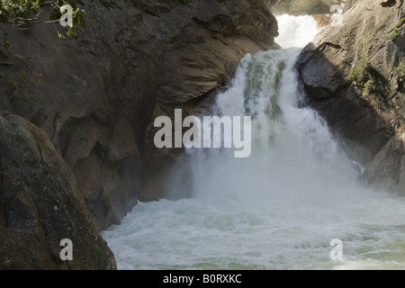 Roaring River Falls Le Parc National Kings Canyon Banque D'Images