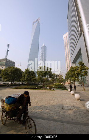 Les gratte-ciel modernes et la partie continentale de Chine plus haut bâtiment l'International Finance Centre à Pudong New Area Shanghai Chine Banque D'Images