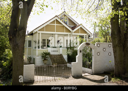 Bungalow supérieur home à Lower Sunbury, Surrey. Banque D'Images