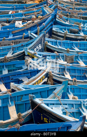 15 08 08 Essaouira Maroc bateaux de pêche dans le port Photo Simon Grosset Banque D'Images