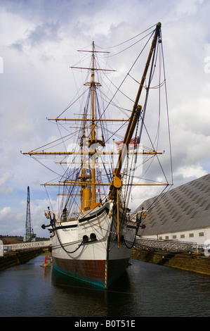 Ex-HMS Gannet est un sloop construit pour la Royal Navy en 1878, et est à l'affiche dans le chantier naval historique de Chatham, en Angleterre. Banque D'Images