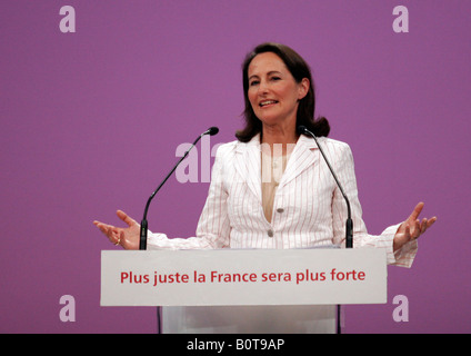 Ségolène Royal, candidate du parti socialiste pour l'élection présidentielle de cette année lors d'une réunion politique à Rouen France Banque D'Images