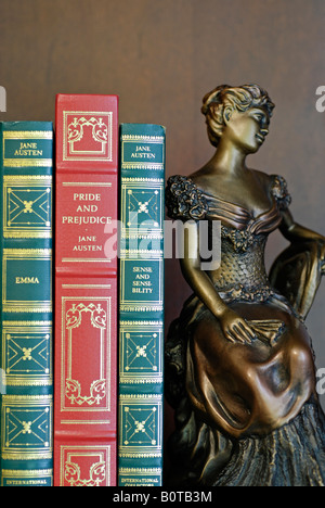 Livres reliés en cuir et livre Fin, classiques de Jane Austen Banque D'Images