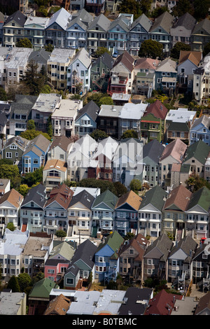 Les lignes géométriques de l'antenne au-dessus de maisons San Francisco California Banque D'Images