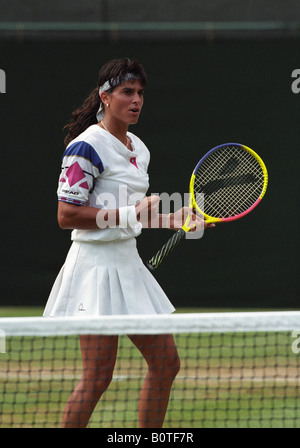 Gabriela Sabatini jouer Conchita Martinez sur le Court Central de Wimbledon en 1995 Banque D'Images