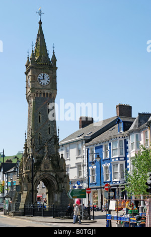 Vieille tour de l'horloge à MACHYNLLETH POWYS PAYS DE GALLES Banque D'Images