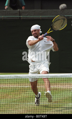 Tennis de Wimbledon 1995 Andre Agassi sur le Court Central Banque D'Images