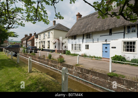 Cours d'eau par l'Est Meon Hampshire UK Banque D'Images